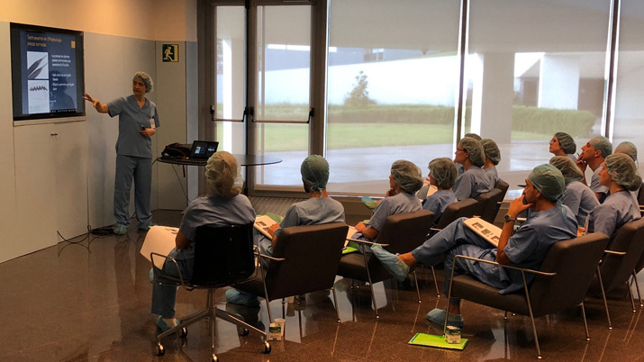 Parte teórica del curso de microcirugía ocular