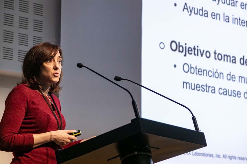 Esther Torrent (Lab. IDEXX). Curso Infecciones Oculares Casos clínicos. Foto: J. Casanova