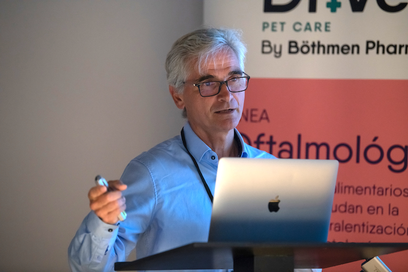 Paco Simó, director médico de IVO Oftalmología Veterinaria